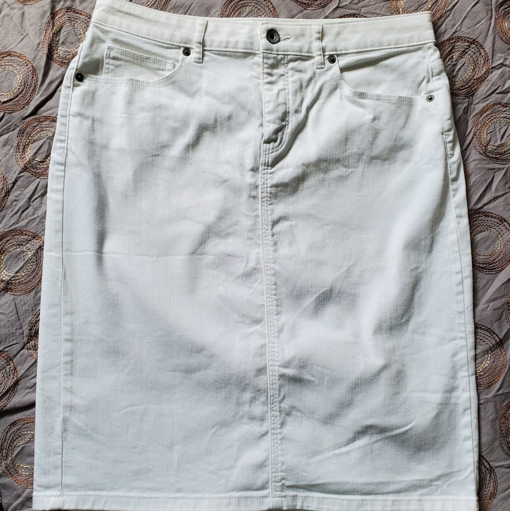 Land's End white denim pencil skirt sz6